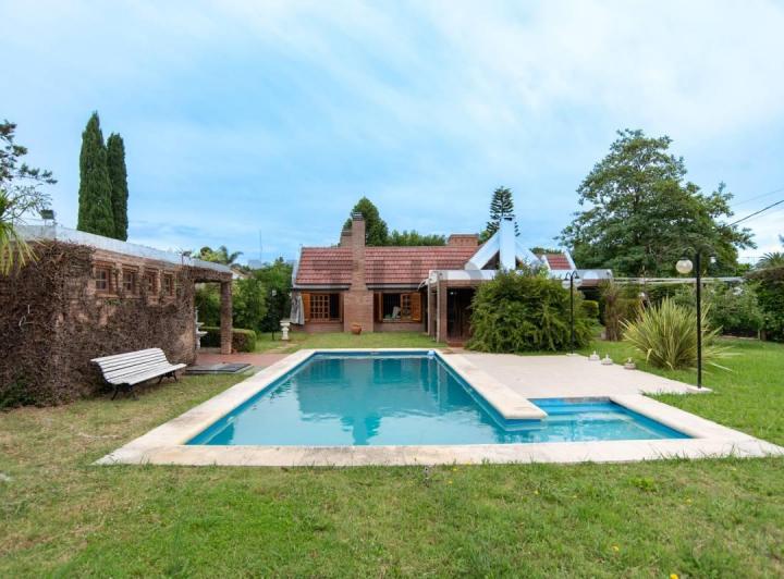 Casa · 186m² · 4 Ambientes · 3 Cocheras
