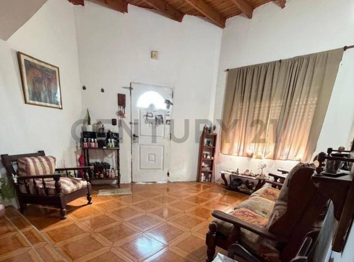 Casa · 152m² · 5 Ambientes · 2 Cocheras