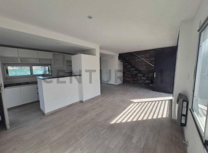 Casa · 90m² · 4 Ambientes · 1 Cochera