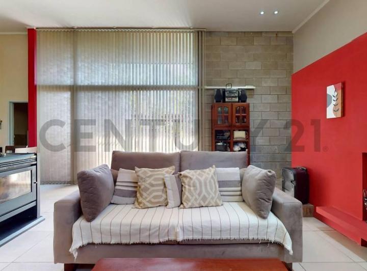 Casa · 105m² · 5 Ambientes · 2 Cocheras
