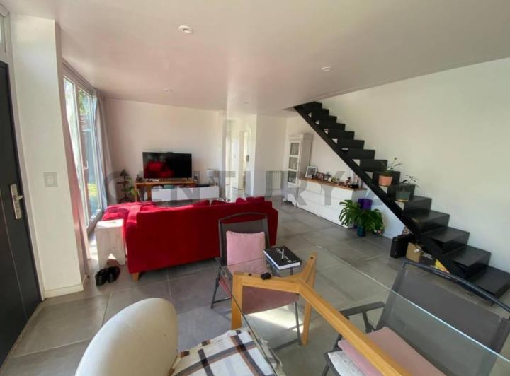 Casa · 80m² · 3 Ambientes · 2 Cocheras