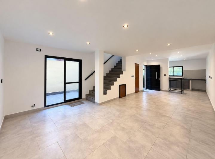 Casa · 80m² · 3 Ambientes · 1 Cochera