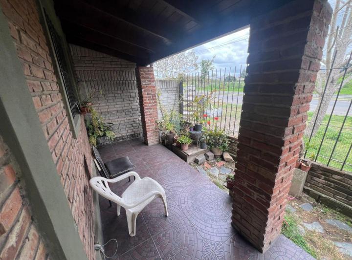 Casa · 100m² · 3 Ambientes · 1 Cochera