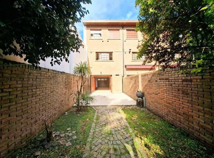 Casa · 132m² · 4 Ambientes · 2 Cocheras