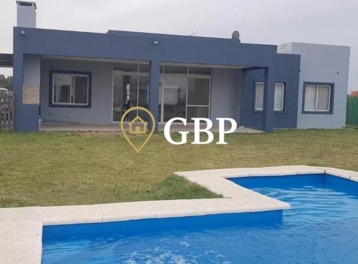 Casa · 137m² · 4 Ambientes · 2 Cocheras