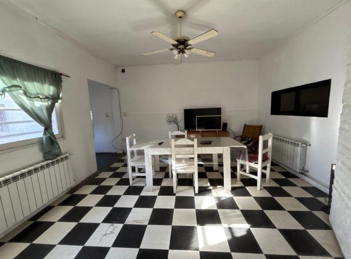 Casa · 207m² · 5 Ambientes · 3 Cocheras