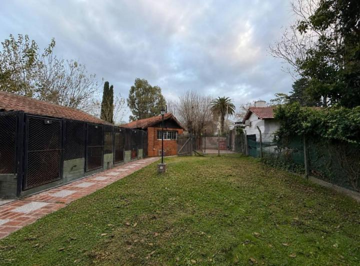 Casa · 32m² · 2 Ambientes · 2 Cocheras