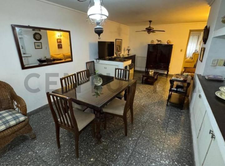 Casa · 148m² · 6 Ambientes · 1 Cochera