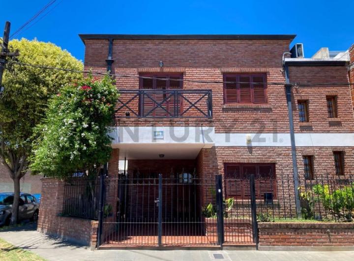 Casa · 132m² · 5 Ambientes · 1 Cochera
