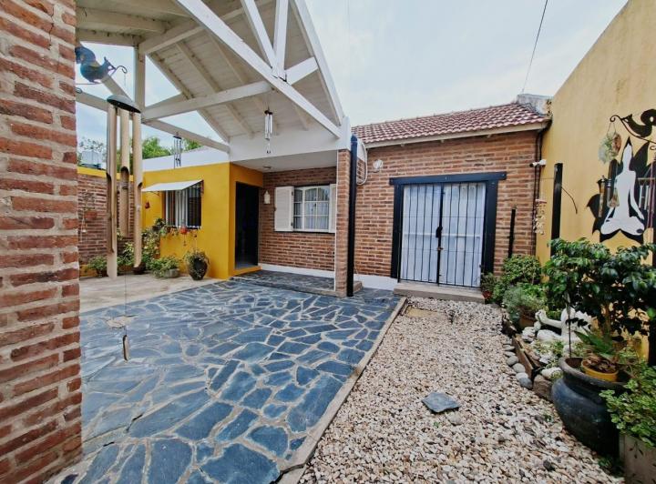 Casa · 120m² · 4 Ambientes · 2 Cocheras
