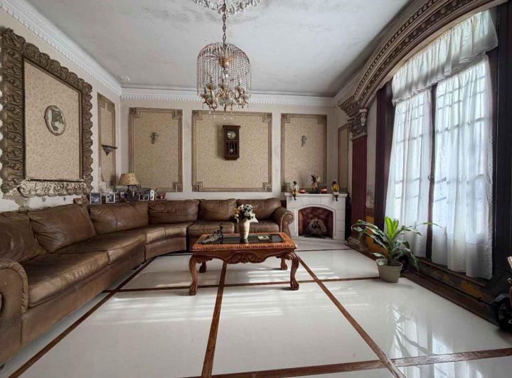 Casa · 206m² · 4 Ambientes · 1 Cochera
