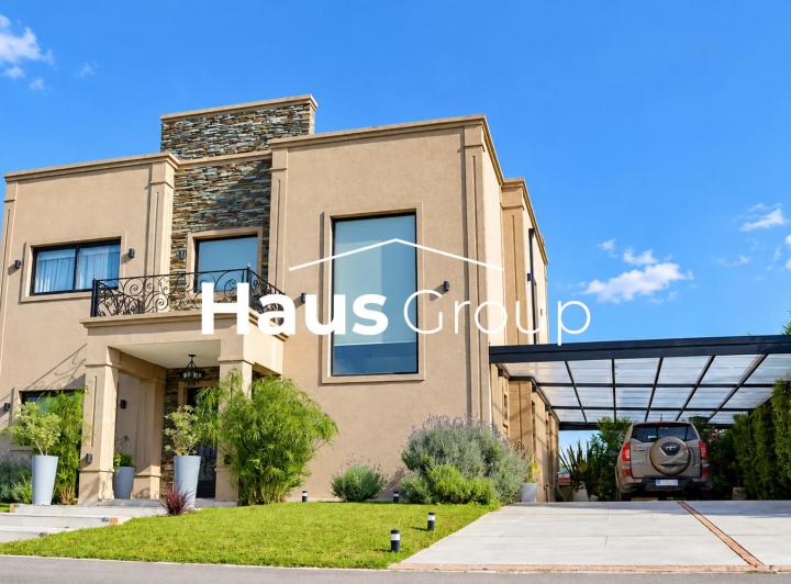 Casa · 162m² · 5 Ambientes · 6 Cocheras