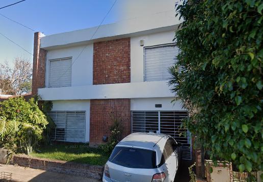 Casa · 130m² · 5 Ambientes · 2 Cocheras