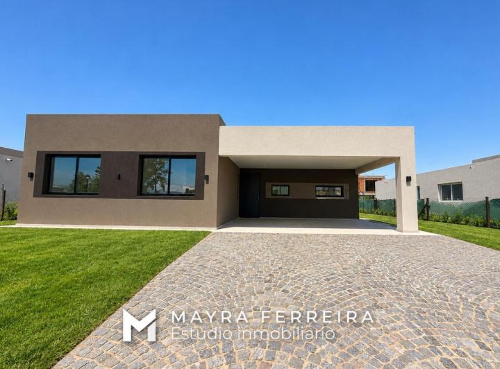 Casa · 120m² · 5 Ambientes · 2 Cocheras