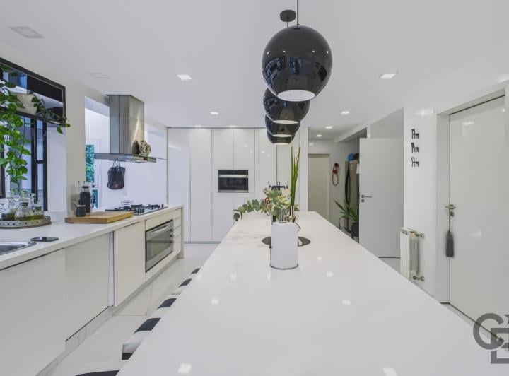 Casa · 400m² · 7 Ambientes · 3 Cocheras