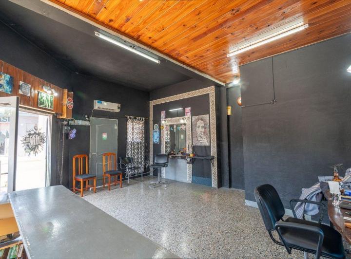 Casa · 323m² · 7 Ambientes · 2 Cocheras