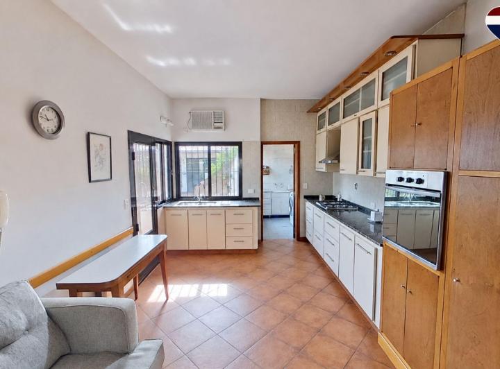 Casa · 285m² · 6 Ambientes · 2 Cocheras