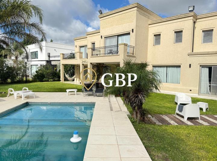 Casa · 600m² · 6 Ambientes · 5 Cocheras