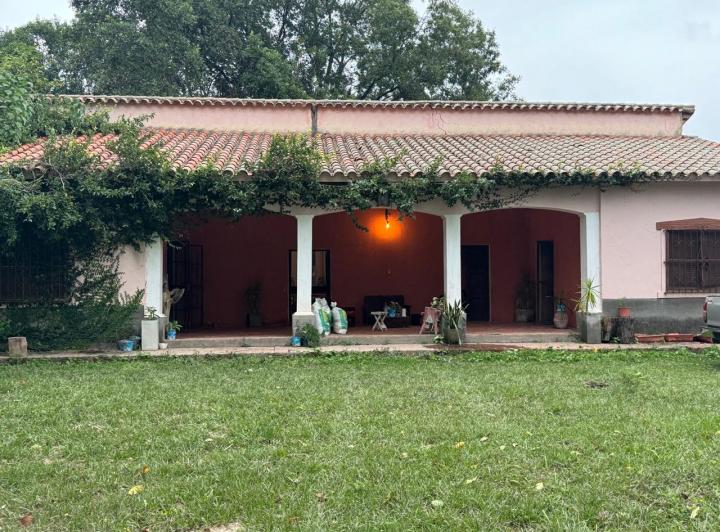 Casa · 450m² · 5 Ambientes · 1 Cochera
