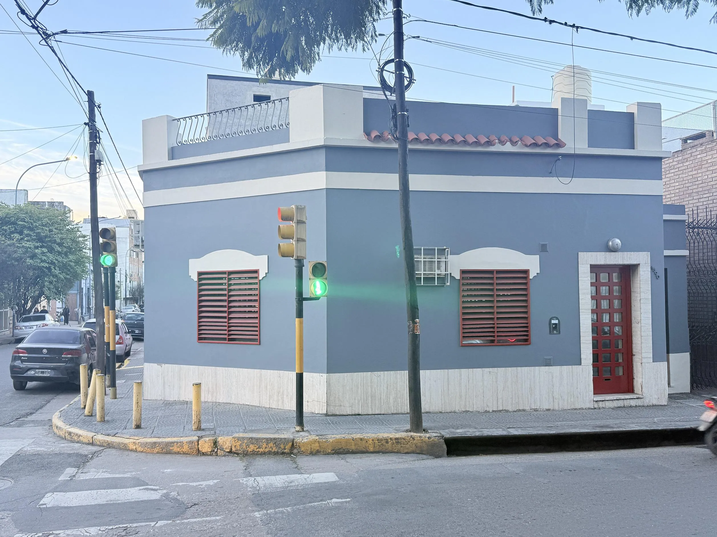 Casa en Venta en Dean Funes 1590 esq Neuquén
