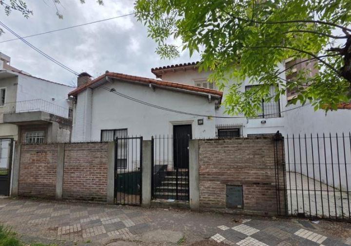 Casa · 180m² · 6 Ambientes · 1 Cochera