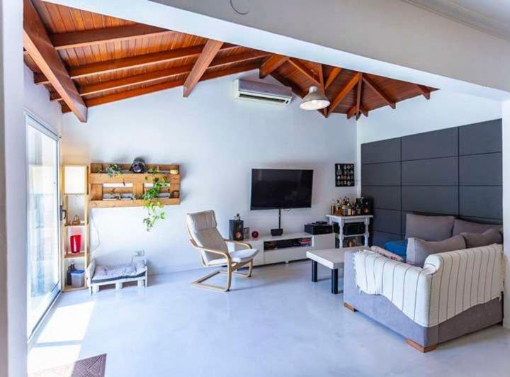 Casa · 160m² · 5 Ambientes · 1 Cochera