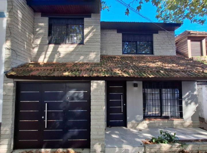 PH · 324m² · 4 Ambientes · 1 Cochera
