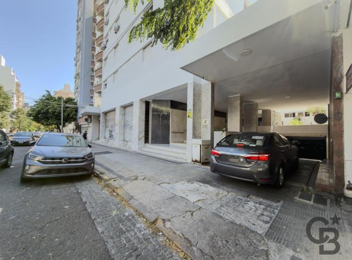 Local comercial · 700m² · 15 Ambientes · 3 Cocheras