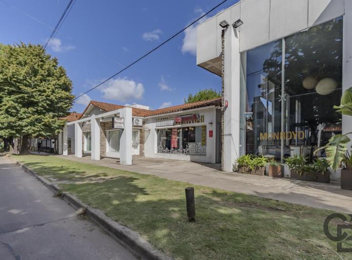 Local comercial · 230m²