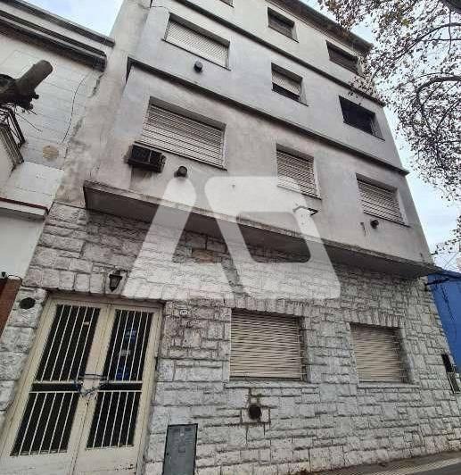 Local comercial · 726m²
