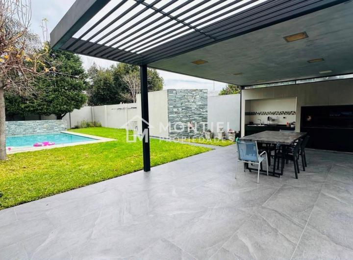 Casa · 302m² · 5 Ambientes