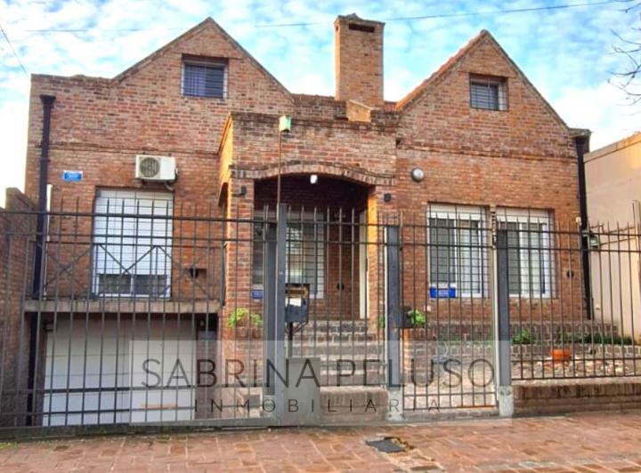 Casa · 149m² · 4 Ambientes · 1 Cochera