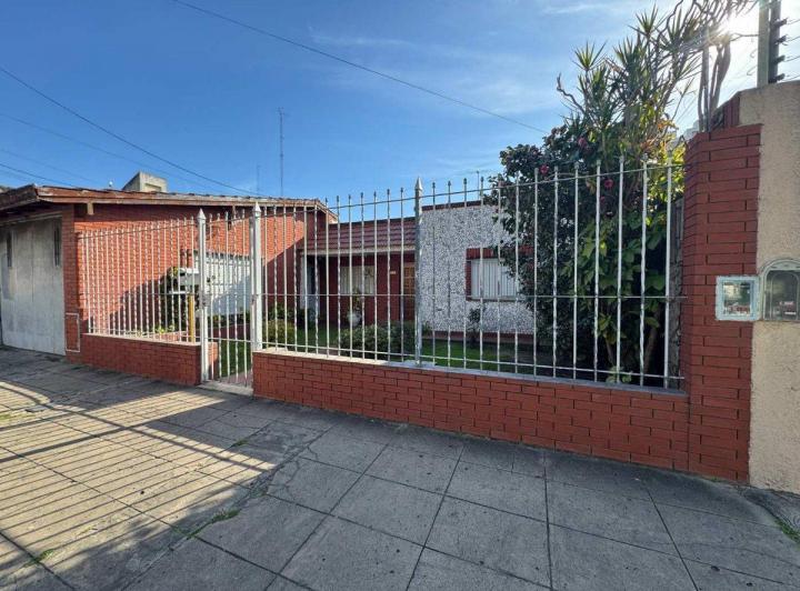 Casa · 150m² · 3 Ambientes · 3 Cocheras