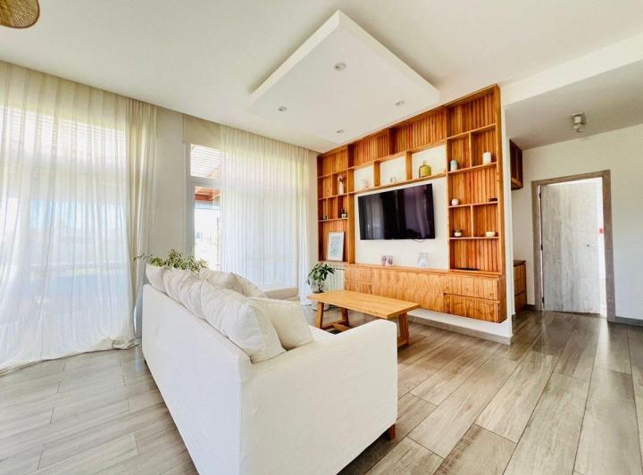 Casa · 162m² · 4 Ambientes · 2 Cocheras