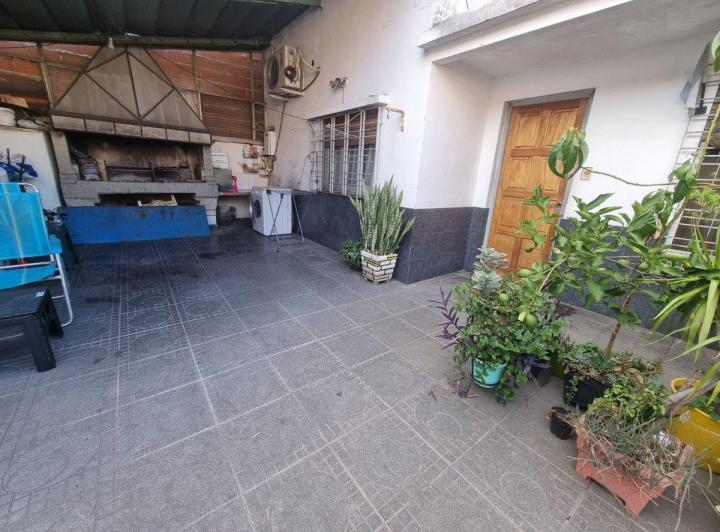 Casa · 110m² · 6 Ambientes · 2 Cocheras