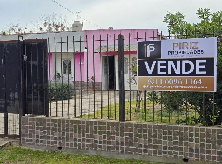 Casa · 106m² · 4 Ambientes · 4 Cocheras