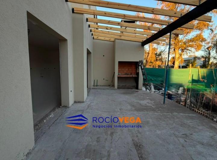 Casa · 206m² · 4 Ambientes · 3 Cocheras