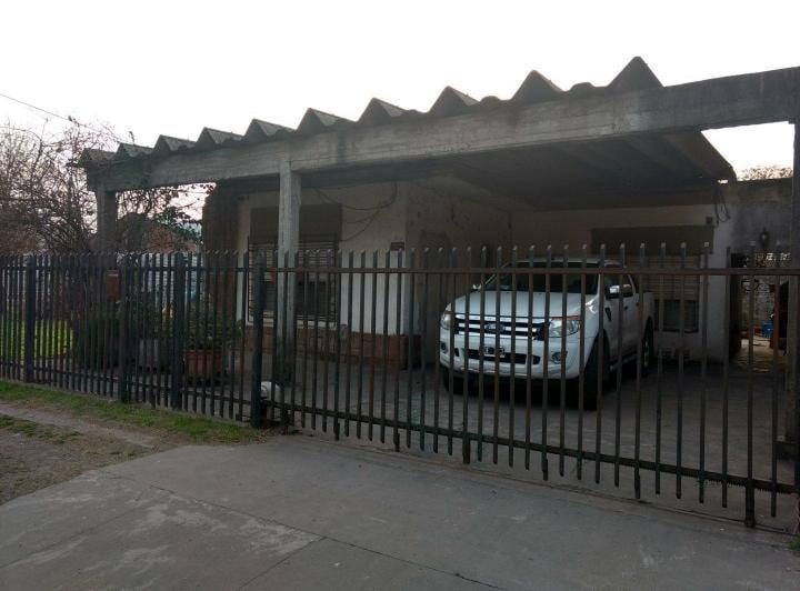 Casa · 100m² · 3 Dormitorios · 2 Cocheras