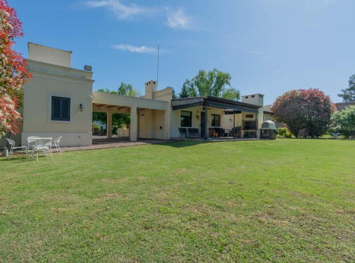 Casa · 134m² · 5 Ambientes · 2 Cocheras