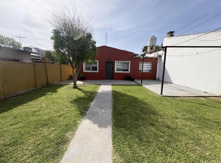 Casa · 75m² · 4 Ambientes · 1 Cochera