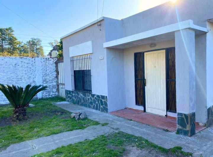 Casa · 70m² · 4 Ambientes · 2 Cocheras