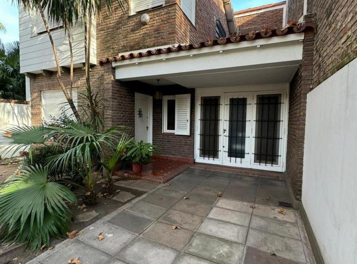 Casa · 239m² · 4 Ambientes