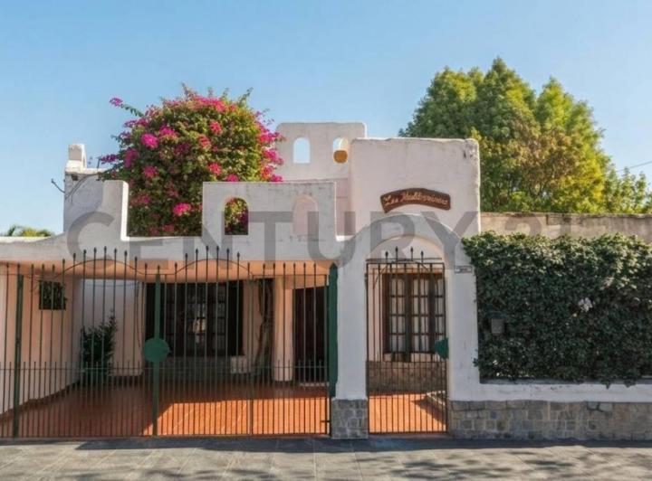 Casa · 225m² · 4 Ambientes · 1 Cochera