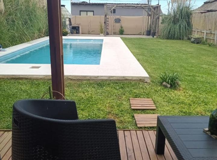 Casa · 300m² · 2 Ambientes · 1 Cochera