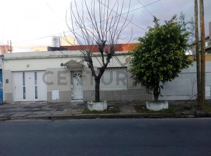 Casa · 160m² · 2 Ambientes · 1 Cochera