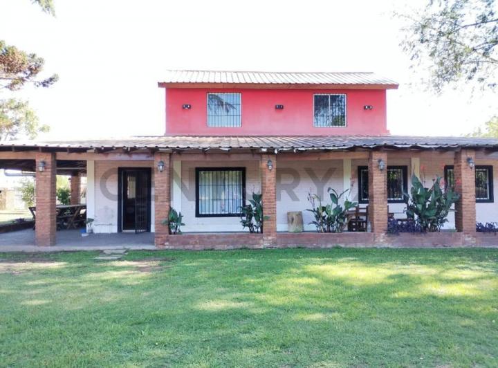 Casa · 270m² · 4 Ambientes · 3 Cocheras