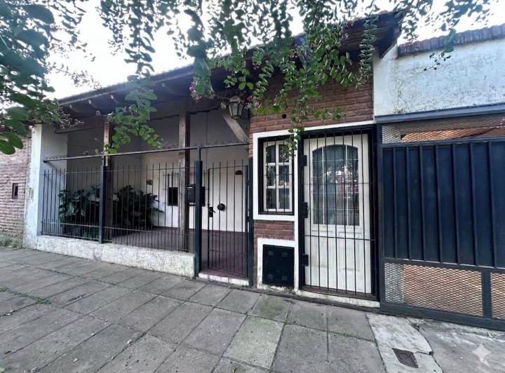 Casa · 90m² · 3 Ambientes · 1 Cochera
