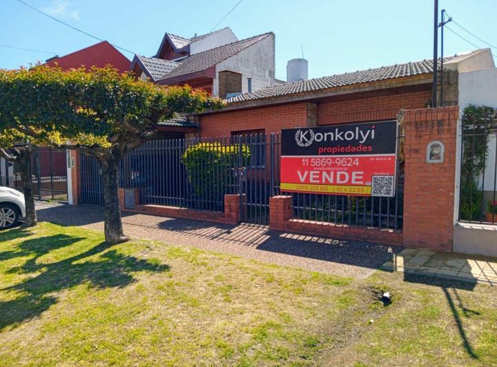 Casa · 115m² · 4 Ambientes · 1 Cochera