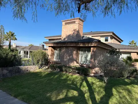 Casa en Venta en Mendoza, Capital
