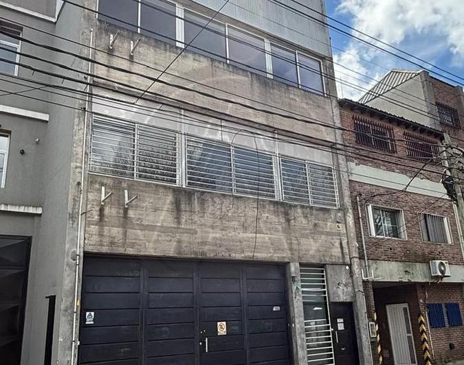 Depósito · 690m² · 1 Cochera